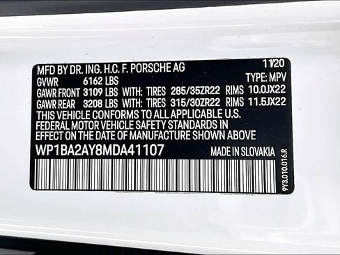 Used 2021 Porsche Cayenne Coupe image 30