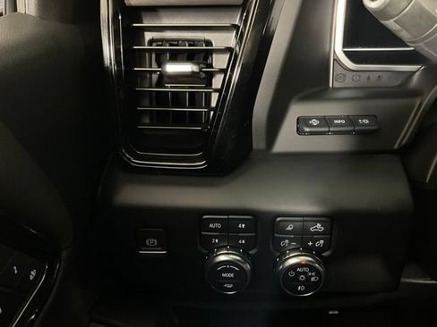 Used 2022 GMC Sierra 1500 AT4 AWD/4WD image 28
