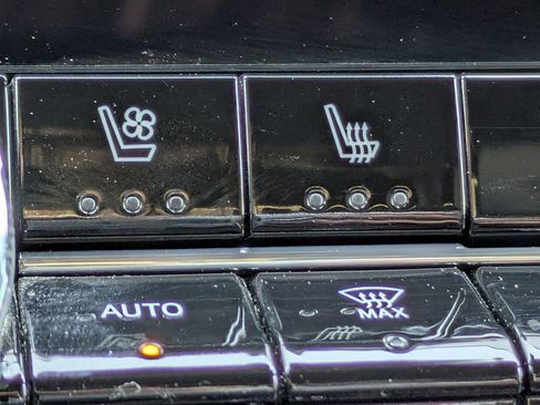 Used 2023 Chevrolet Colorado Z71 w/ Z71 Convenience Package 2 image 22