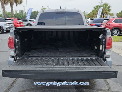 Used 2021 Toyota Tacoma TRD Sport AWD/4WD image 13