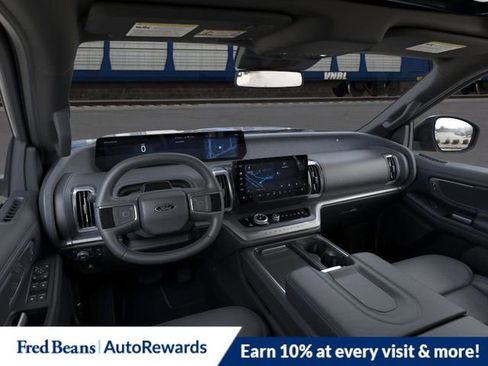 New 2026 Ford Expedition Platinum image 9