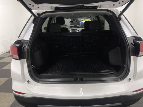 Used 2022 Chevrolet Equinox LT w/ Driver Convenience Package image 18