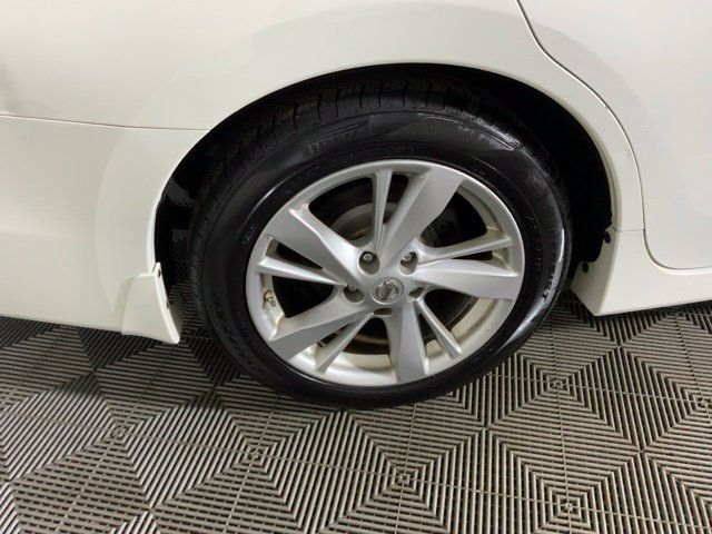 Used 2015 Nissan Altima 2.5 SV w/ Convenience Package FWD image 12
