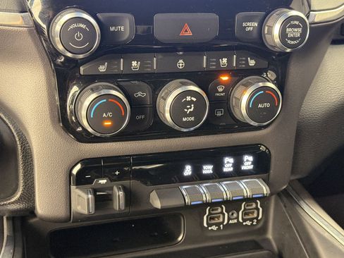 Used 2022 RAM 1500 Laramie AWD/4WD image 18