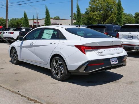 New 2026 Hyundai Elantra Limited image 3