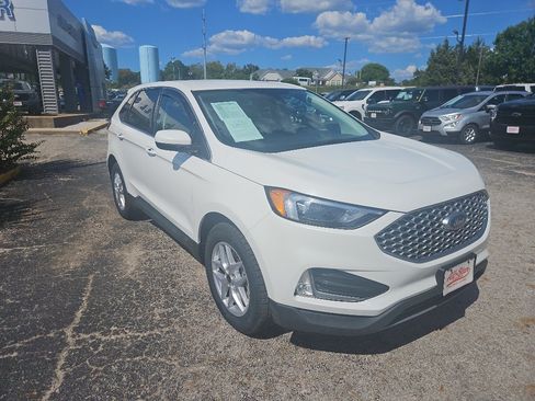 Used 2024 Ford Edge SEL w/ Convenience Package AWD/4WD image 3