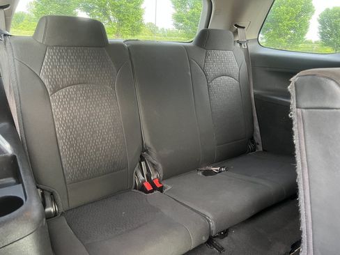 Used 2015 GMC Acadia SLE FWD image 13