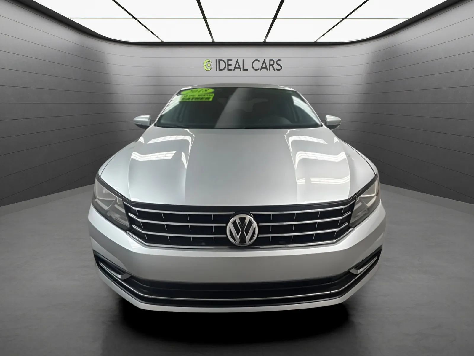 Used 2018 Volkswagen Passat 2.0T SE FWD image 2