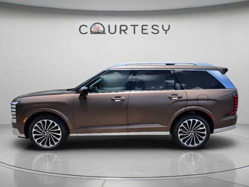 New 2026 Hyundai Palisade Calligraphy FWD image 2