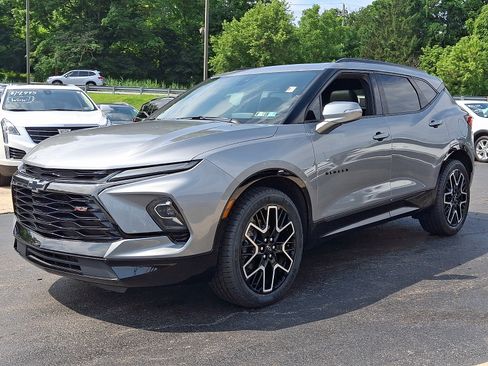 Used 2023 Chevrolet Blazer RS w/ Enhanced Convenience Package FWD image 3