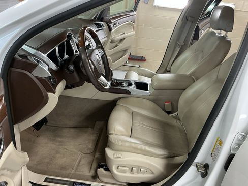 Used 2010 Cadillac SRX Premium image 10