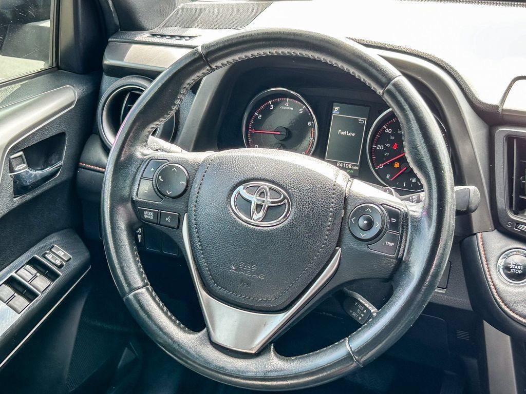 Used 2016 Toyota RAV4 SE FWD image 16