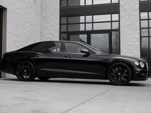 Used 2024 Bentley Flying Spur W12 image 5