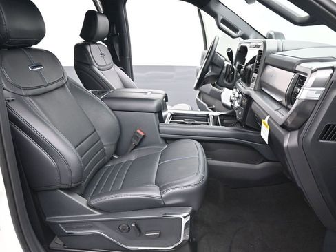 New 2026 Ford F250 Platinum w/ FX4 Off-Road Package image 3
