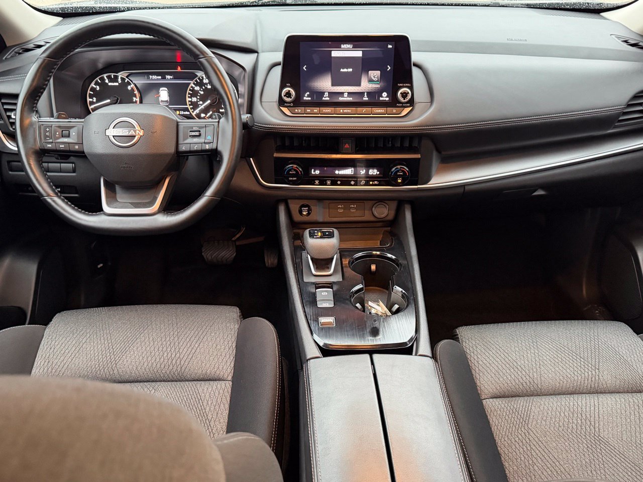 Certified 2025 Nissan Rogue SV FWD image 10