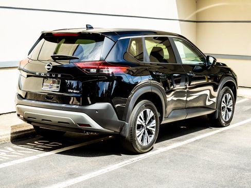 Used 2023 Nissan Rogue SV AWD/4WD image 8