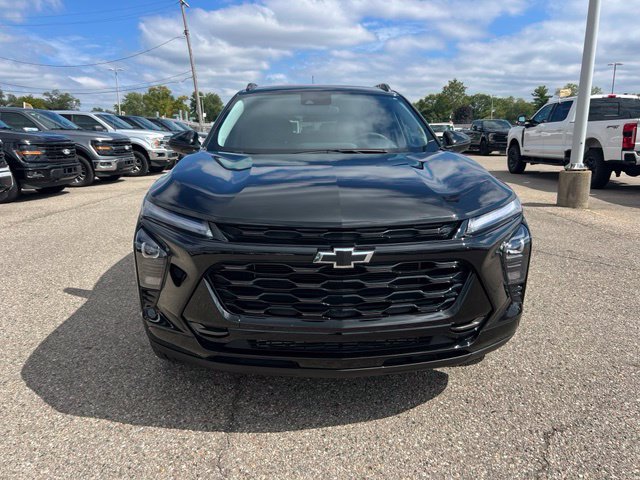 Used 2025 Chevrolet Trax ACTIV w/ Driver Confidence Package FWD image 2
