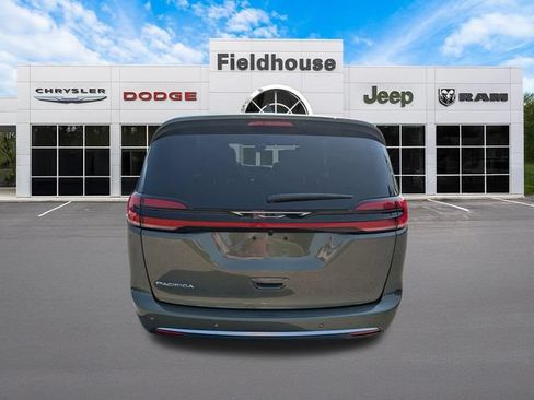 New 2027 Chrysler Pacifica Select FWD image 8