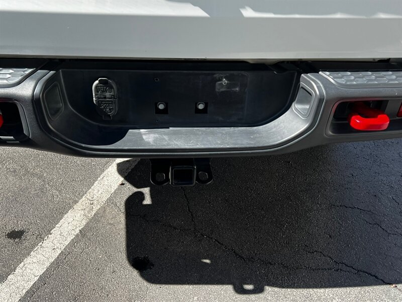Used 2022 Jeep Gladiator Rubicon w/ Trailer Tow Package AWD/4WD image 7