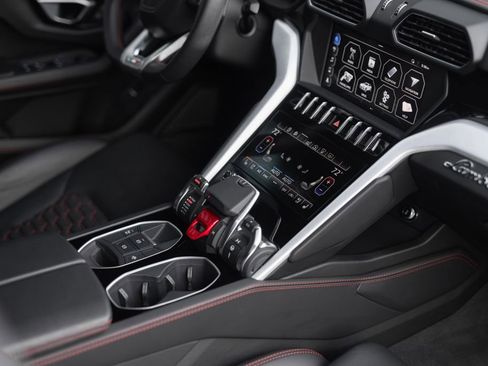 Used 2019 Lamborghini Urus image 27