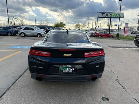 Used 2017 Chevrolet Camaro LT w/ Technology Package image 10