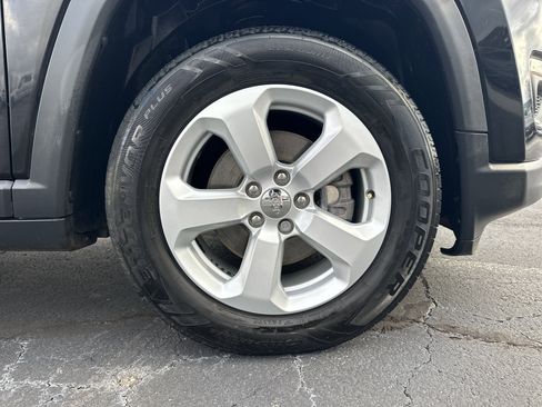 Used 2020 Jeep Compass Latitude image 13