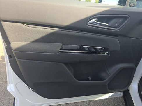 Used 2024 Honda Prologue EX image 10