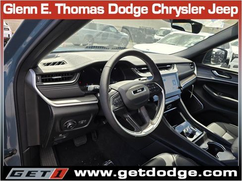 New 2026 Jeep Grand Cherokee Limited RWD image 8
