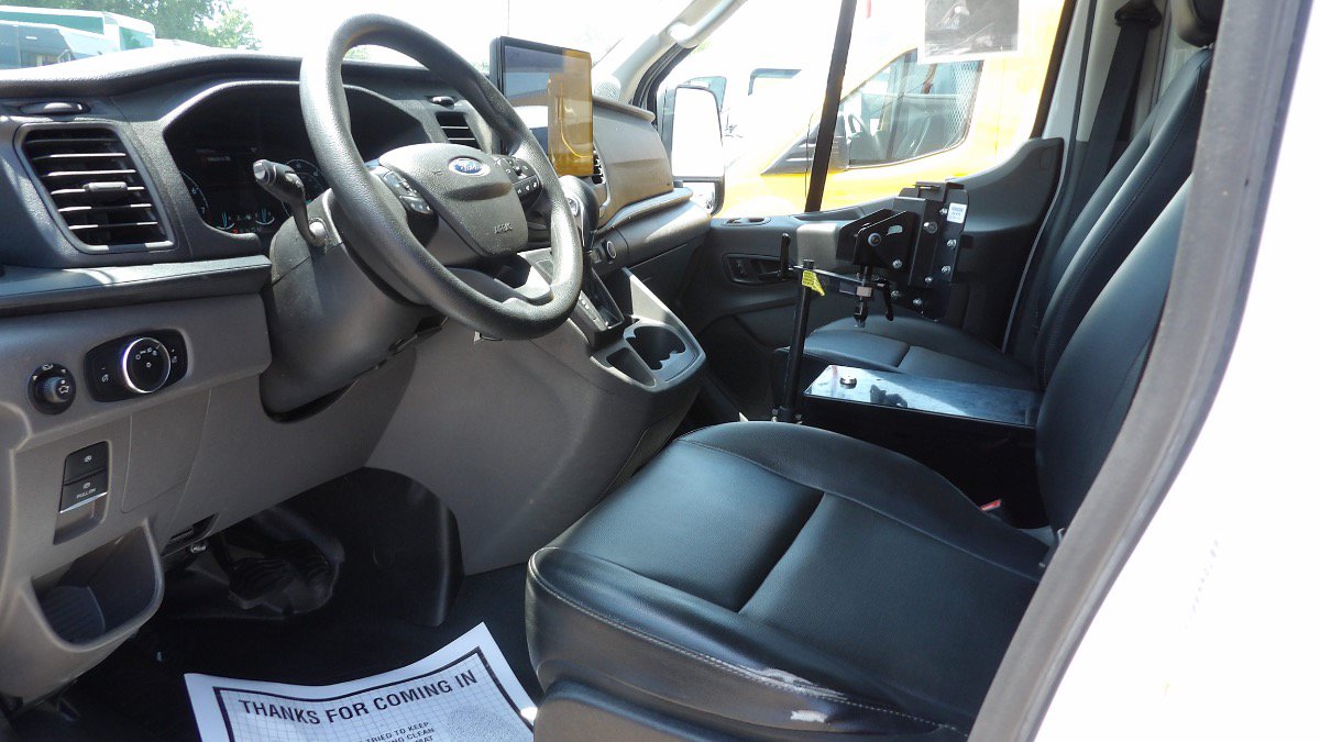Used 2022 Ford Transit 250 Medium Roof AWD image 13
