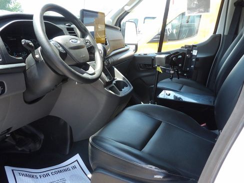Used 2022 Ford Transit 250 Medium Roof AWD image 13