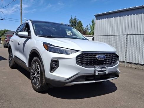 New 2025 Ford Escape SE w/ Class II Trailer Tow Package image 5