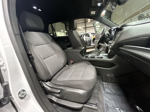 Used 2023 Chevrolet Traverse LT w/ Midnight/Sport Edition AWD/4WD image 28