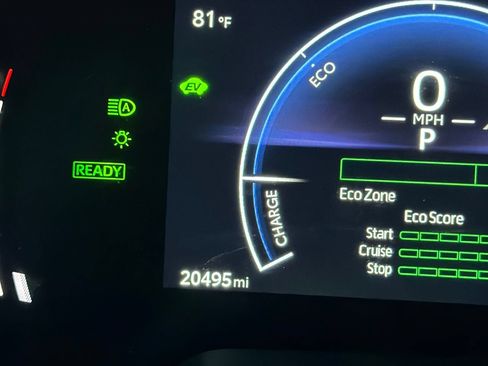 Used 2025 Toyota Corolla Cross AWD Hybrid w/ Convenience Package image 9