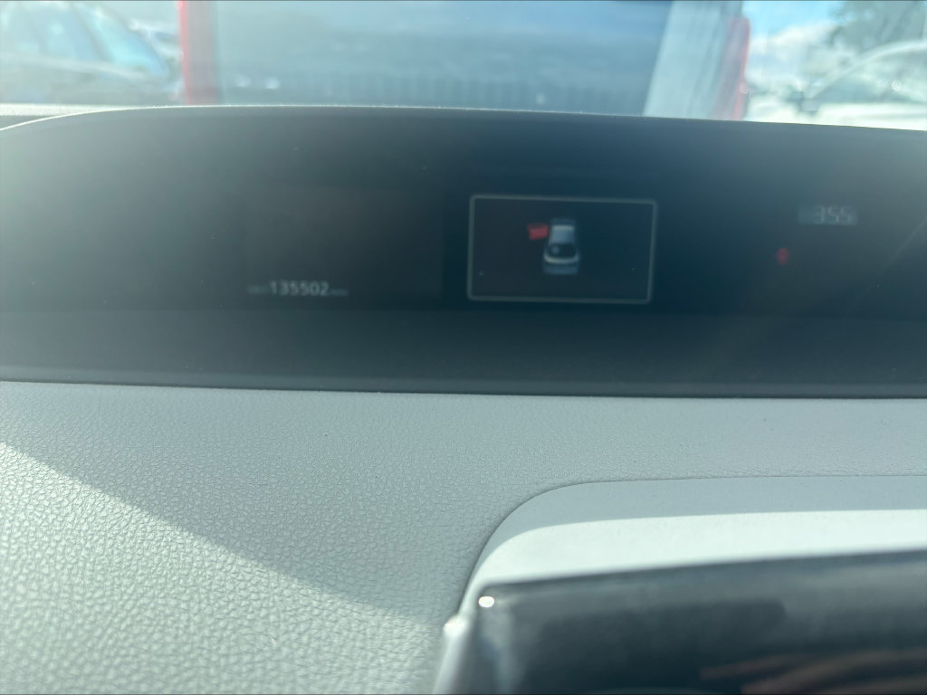 Used 2021 Toyota Prius LE FWD image 9