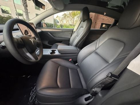 Used 2024 Tesla Model Y Long Range RWD image 11