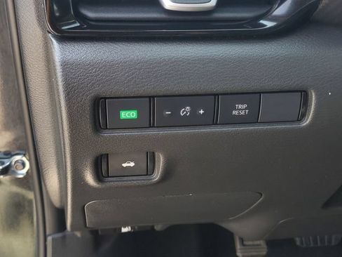 Used 2023 Nissan Sentra SR w/ SR Premium Package FWD image 20
