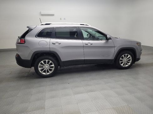 Used 2019 Jeep Cherokee Latitude w/ Popular Appearance Group image 10