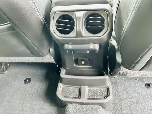 Used 2022 Jeep Wrangler Unlimited Sahara w/ LED Lighting Group image 27