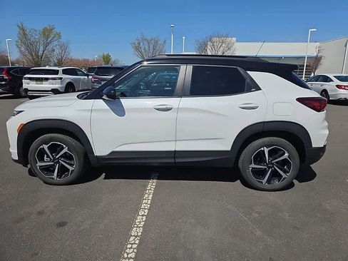 Used 2023 Chevrolet TrailBlazer RS w/ Sun and Liftgate Package image 8