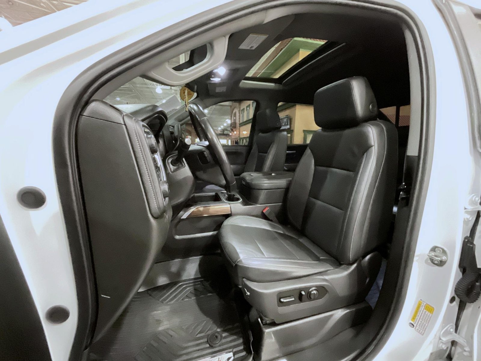 Certified 2021 Chevrolet Silverado 1500 LT Trail Boss w/ Convenience Package II AWD/4WD image 10