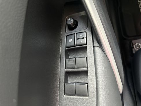 Certified 2024 Toyota Corolla Cross SE image 20