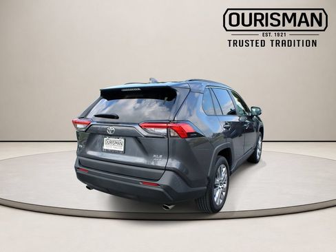 Used 2021 Toyota RAV4 XLE Premium AWD/4WD image 9