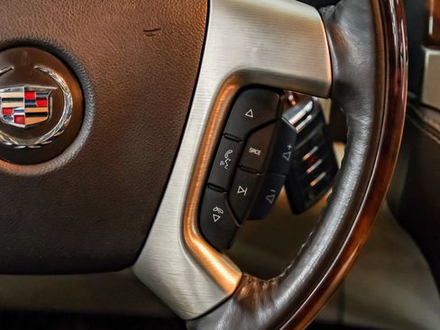 Used 2014 Cadillac Escalade ESV Platinum RWD image 18