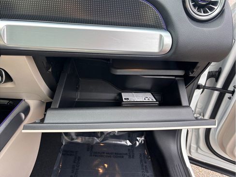 Used 2022 Mercedes-Benz GLB 250 image 46