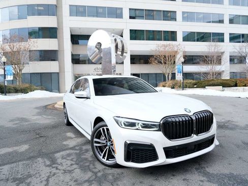 Used 2020 BMW 750i xDrive xDrive M SPORT LINE image 2