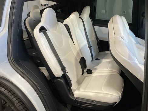 Used 2018 Tesla Model X 75D image 7