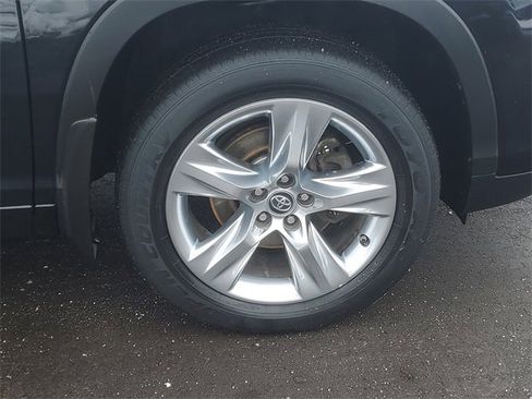 Used 2019 Toyota Highlander Limited image 6