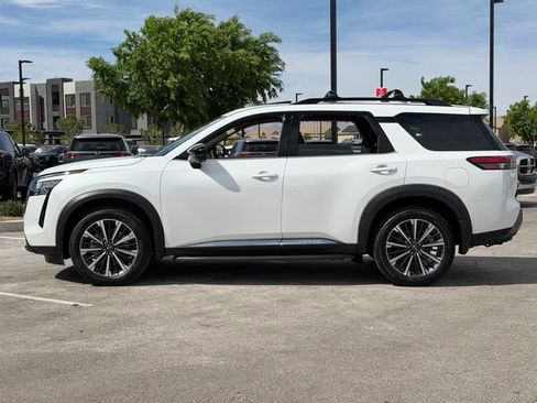 New 2026 Nissan Pathfinder Platinum AWD/4WD image 2