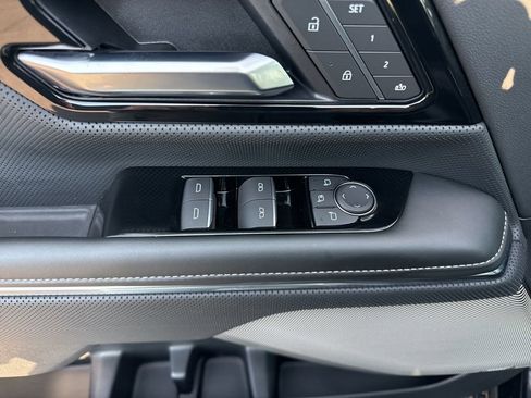 Used 2025 GMC Sierra EV Denali image 29