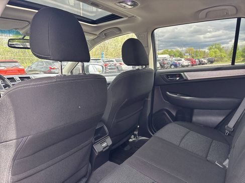 Used 2018 Subaru Outback 2.5i Premium AWD/4WD image 16